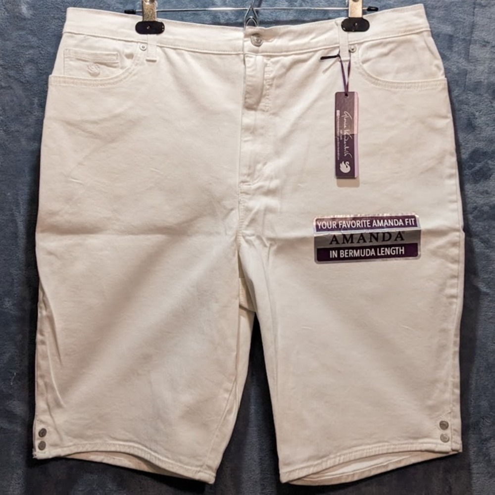 Gloria Vanderbilt Amanda Bermuda Shorts White High Rise Stretch Denim Sz 18 NWT